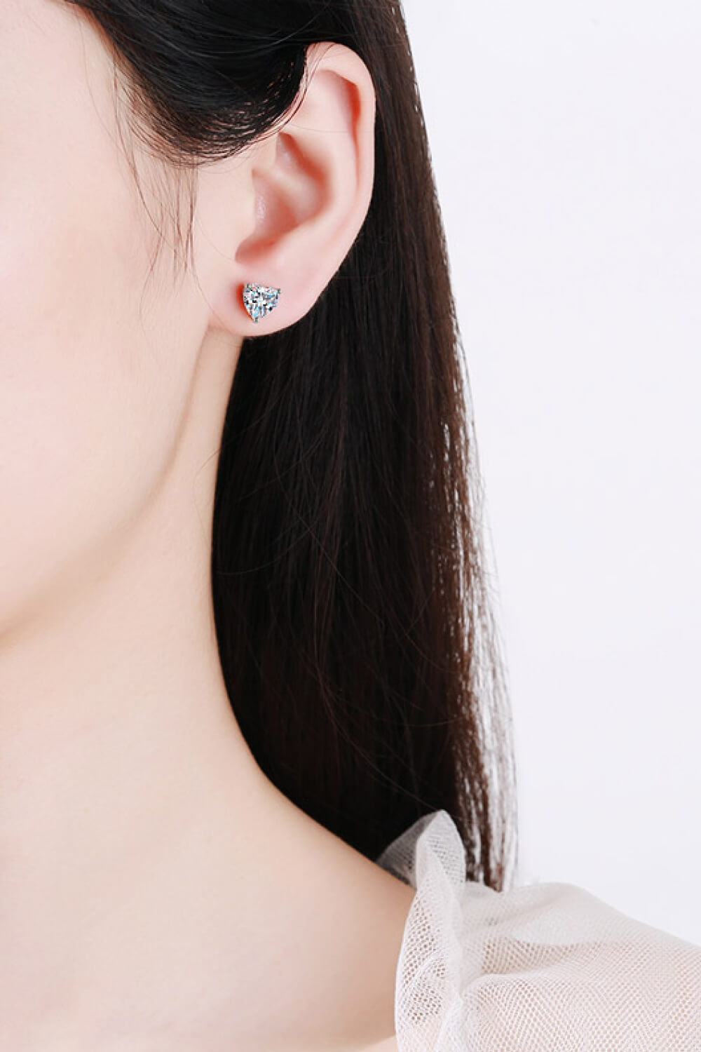 Love me Heart-Shaped Stud Earrings