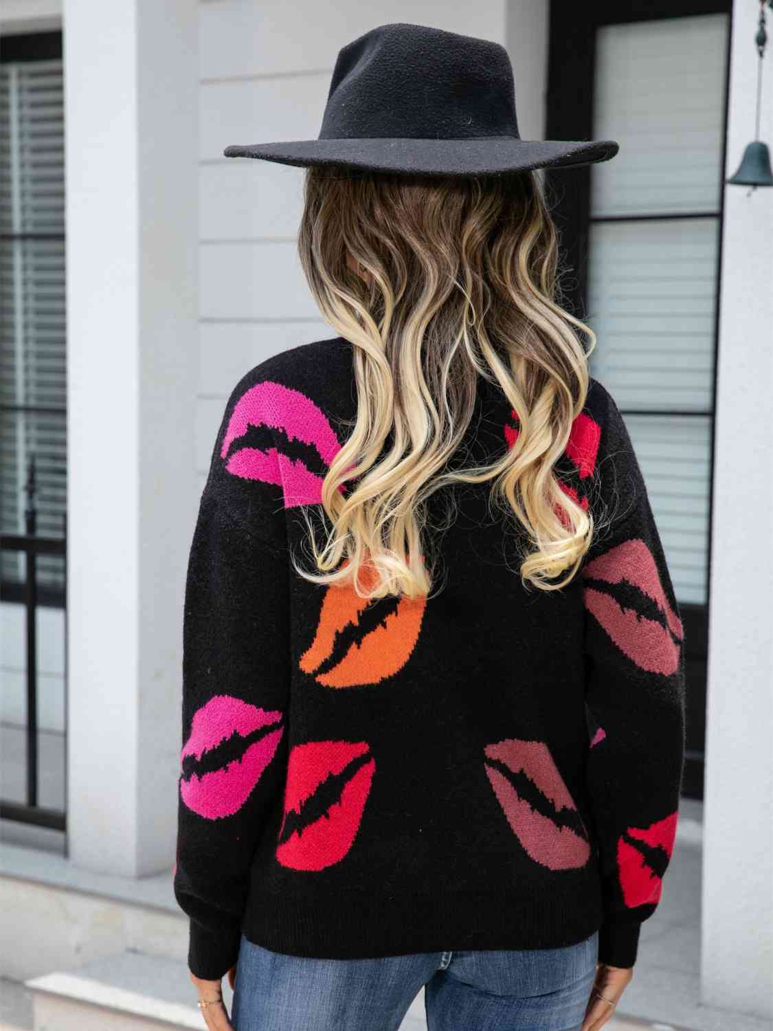 Lip V-Neck Sweater