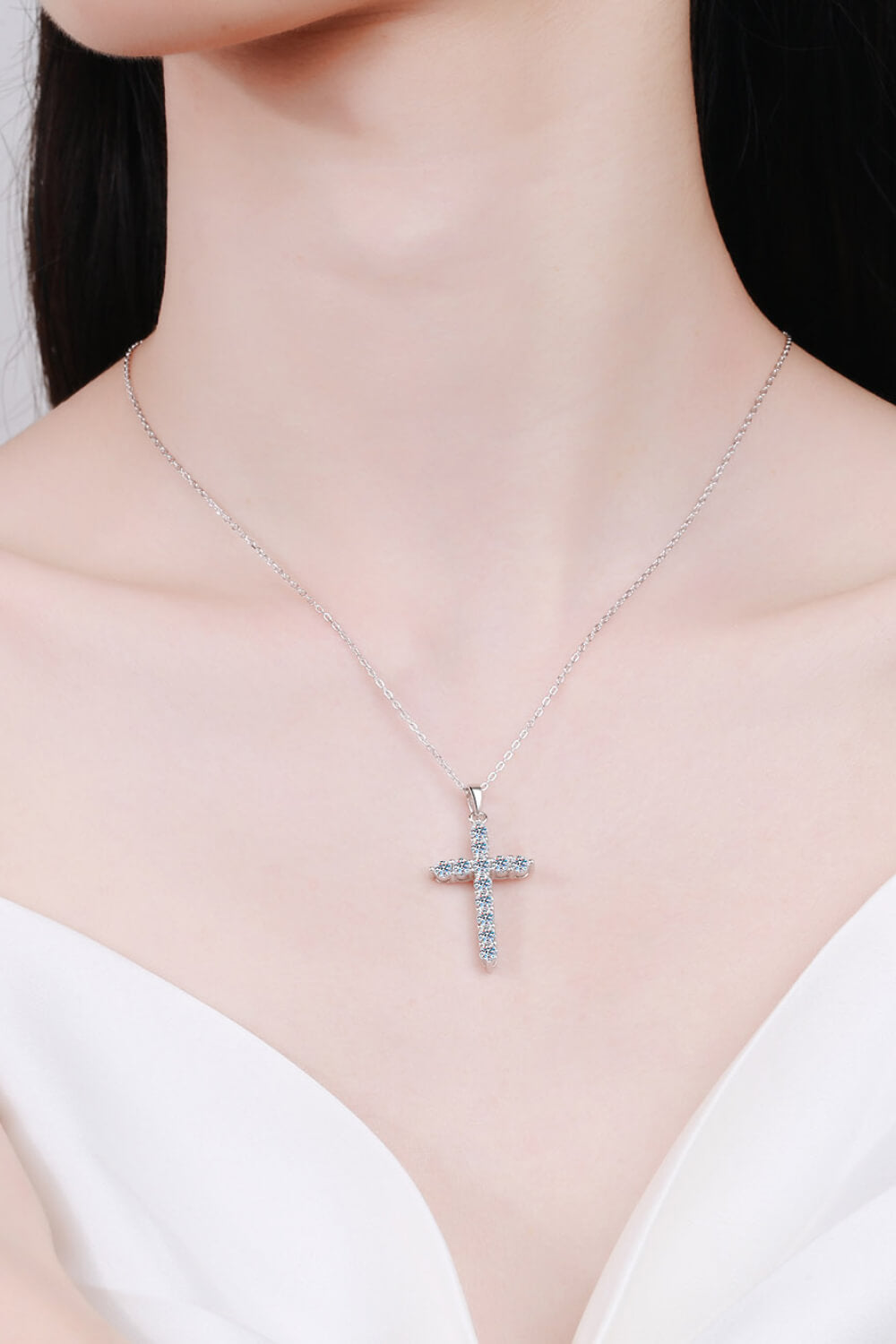 Le’Cross solitaire Necklace